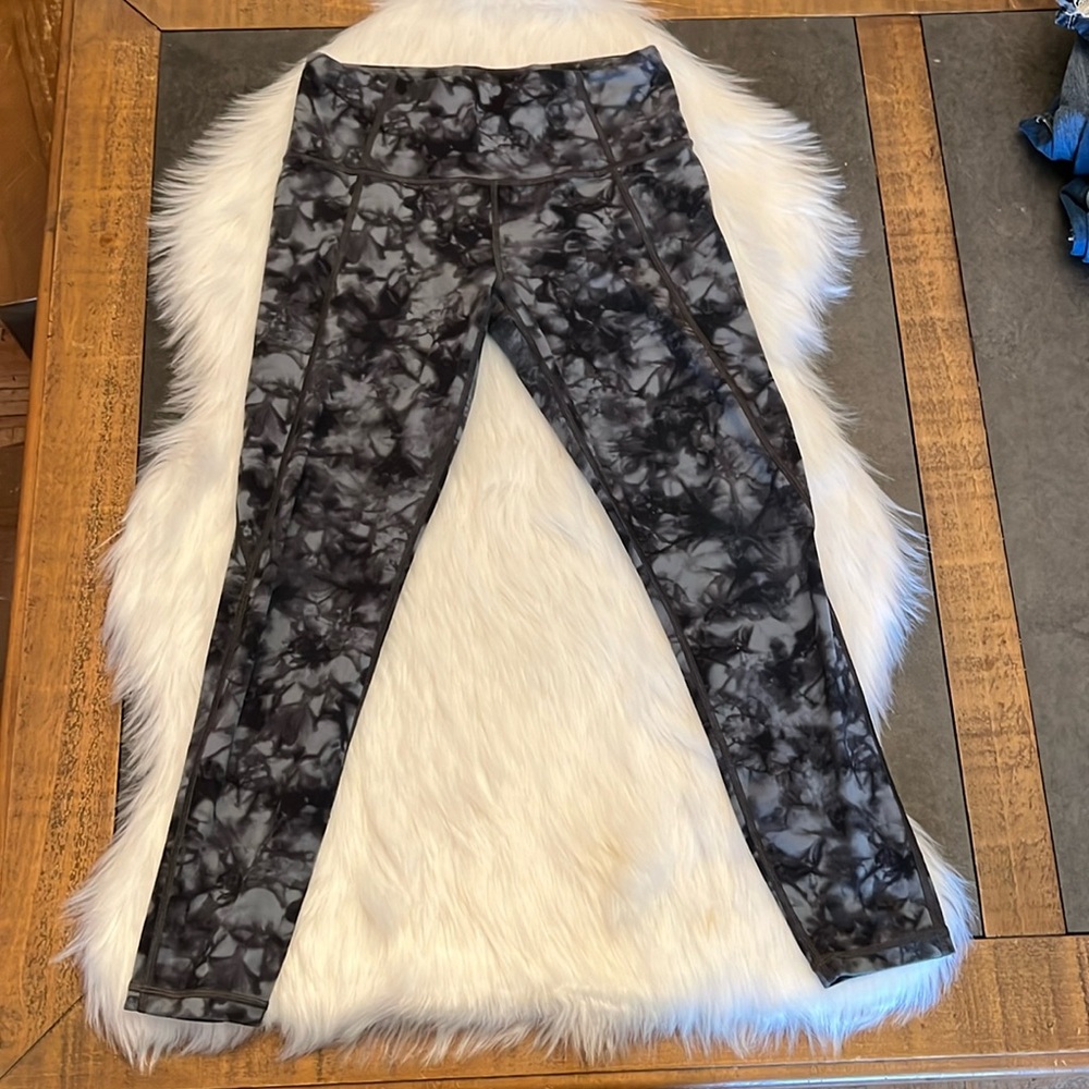 COPY - Athleta Salutation Stash 7/8 Tight size S